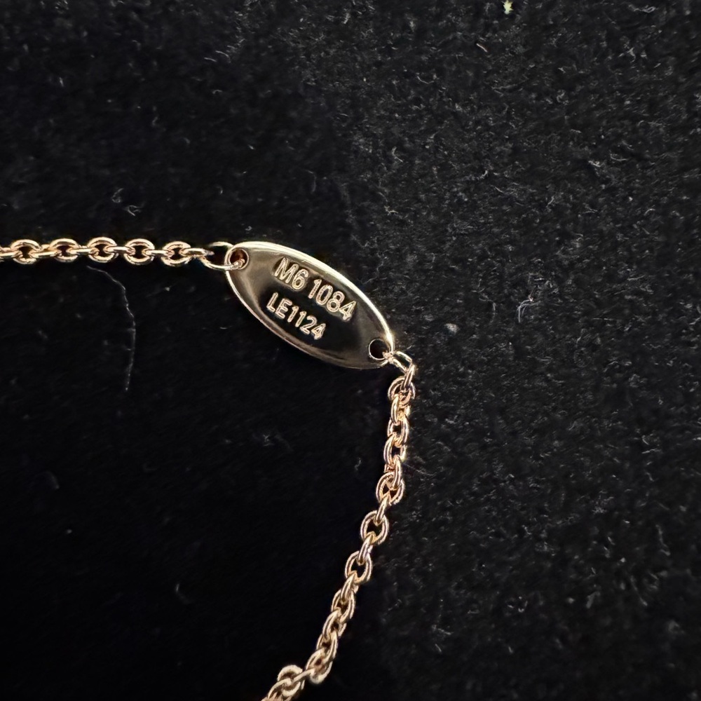 Louis Vuitton Gold Chain Bracelet with Logo Charm - Picture 3 of 5